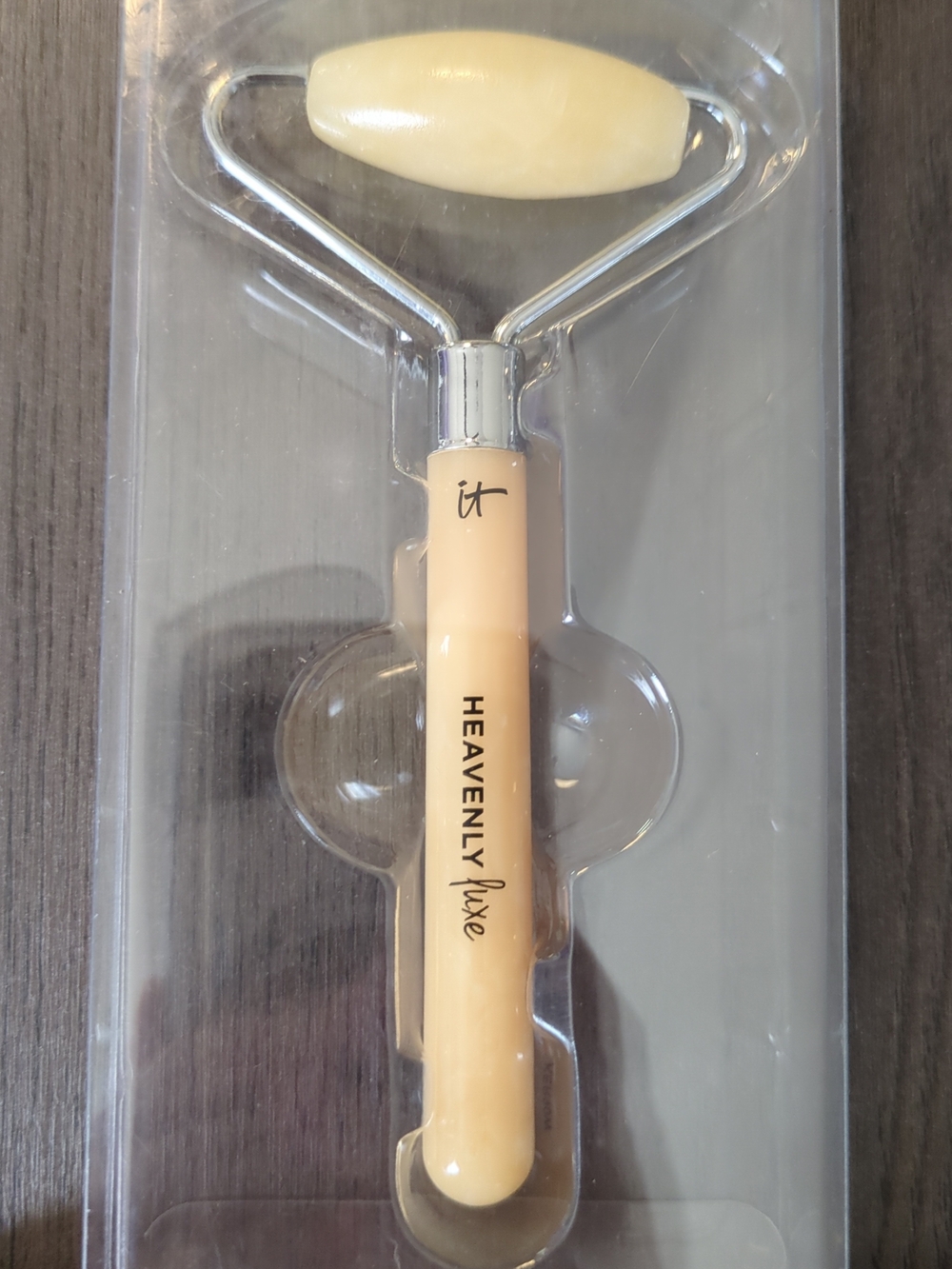 it cosmetics Cream Facial Roller with Polished Stone